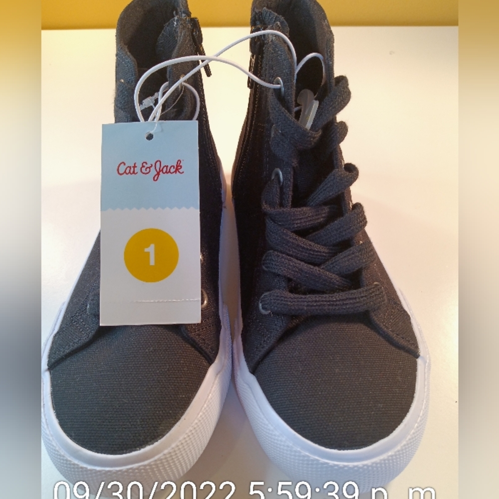ADWIN/BLACK Cat&Jack Sneaker.